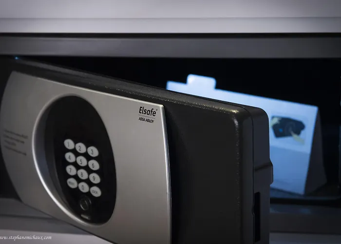 Отель Mercure Centre Tour Eiffel Париж