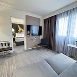 Hotel Mercure Centre Tour Eiffel 4*