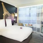Mercure Centre Tour Eiffel Hotel 4*