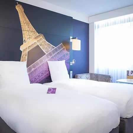 Mercure Centre Tour Eiffel Hotel 4*