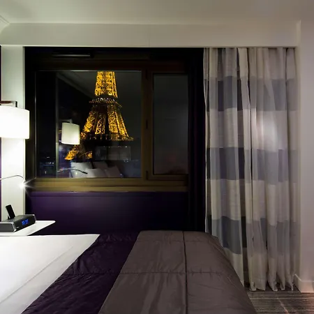 Mercure Centre Tour Eiffel 4*