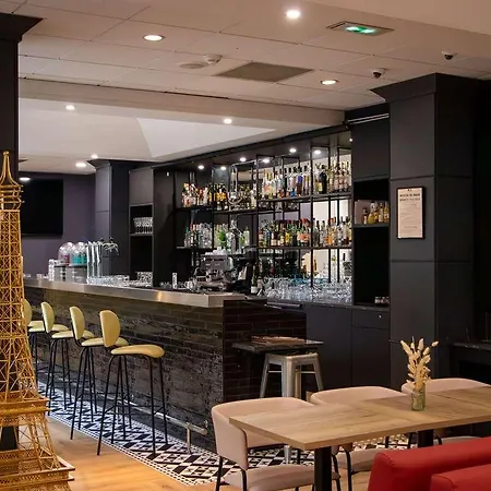 Hotel Mercure Centre Tour Eiffel 4*
