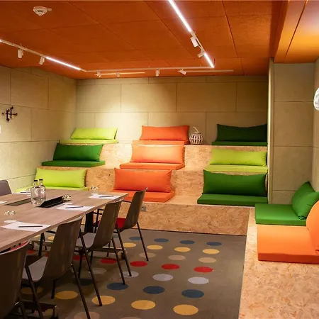 ميركيور سنتر برج إيفل