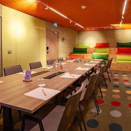 ميركيور سنتر برج إيفل باريس