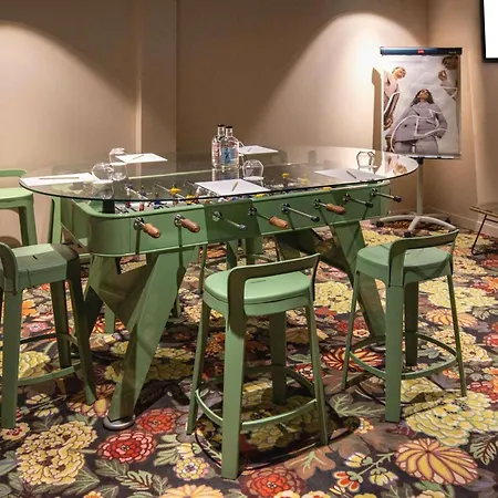 ميركيور سنتر برج إيفل باريس