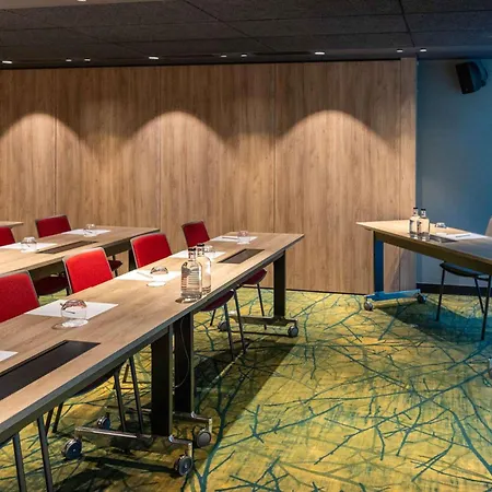 ميركيور سنتر برج إيفل 4* باريس