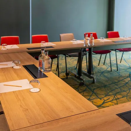 ميركيور سنتر برج إيفل فندق 4*