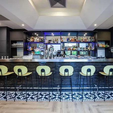 ميركيور سنتر برج إيفل