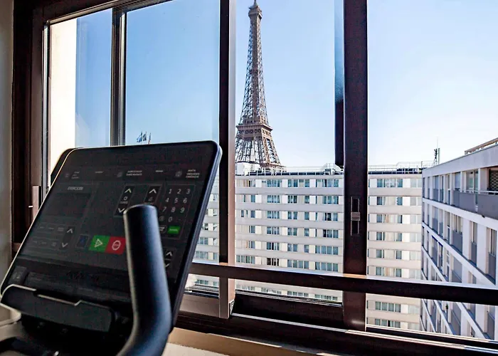 Mercure Centre Tour Eiffel 4*