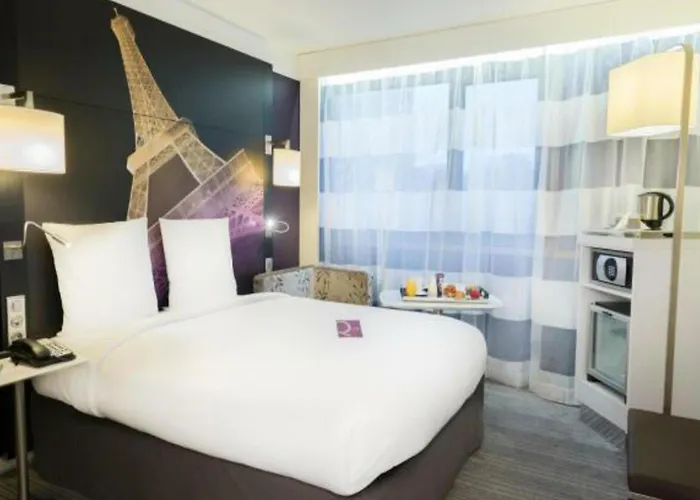 Mercure Centre Tour Eiffel מלון 4*