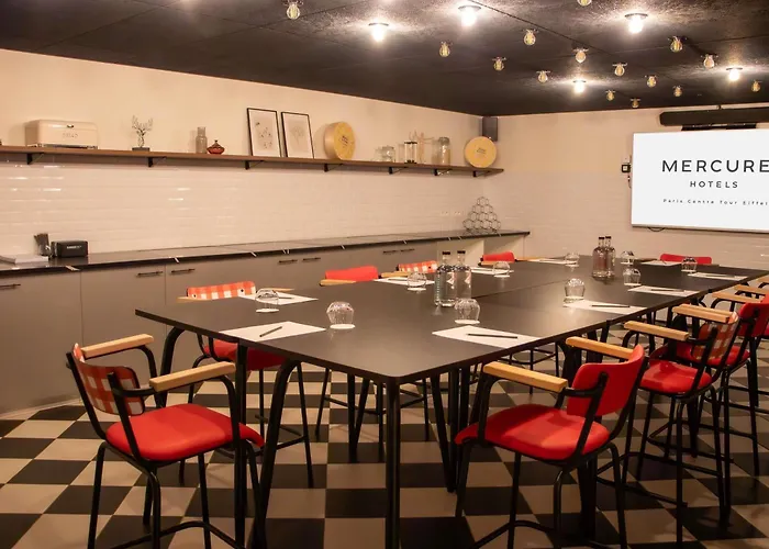 Mercure Centre Tour Eiffel 4*
