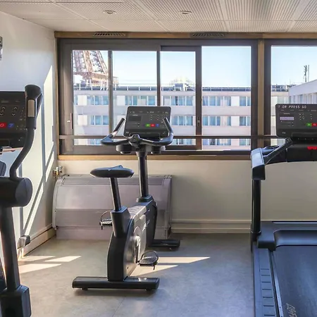 Mercure Centre Tour Eiffel 4*