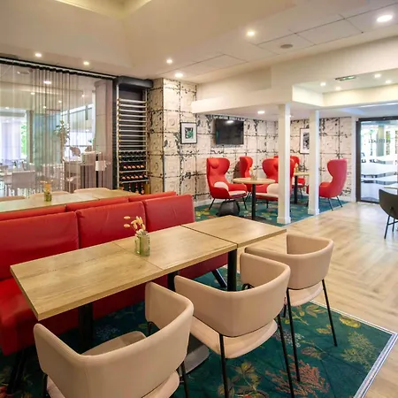 Mercure Centre Tour Eiffel 4* Paris