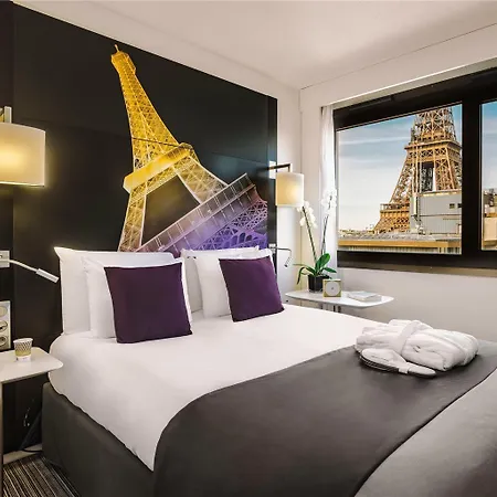 Mercure Centre Tour Eiffel Hotel 4*