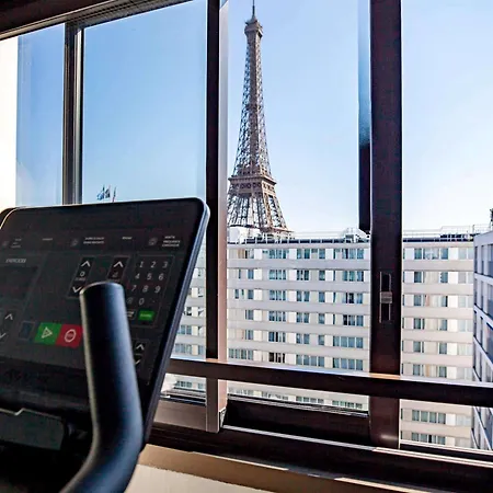 Mercure Centre Tour Eiffel 4*