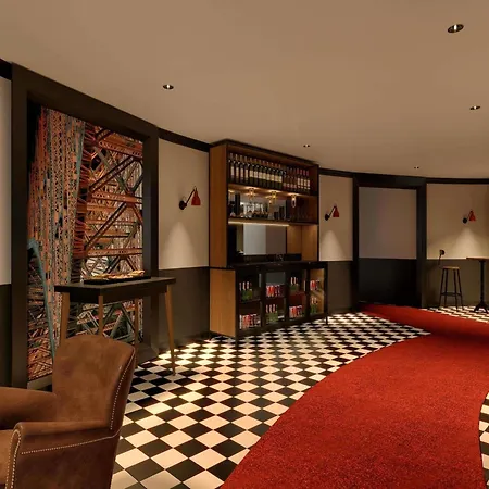 מלון Mercure Centre Tour Eiffel 4*