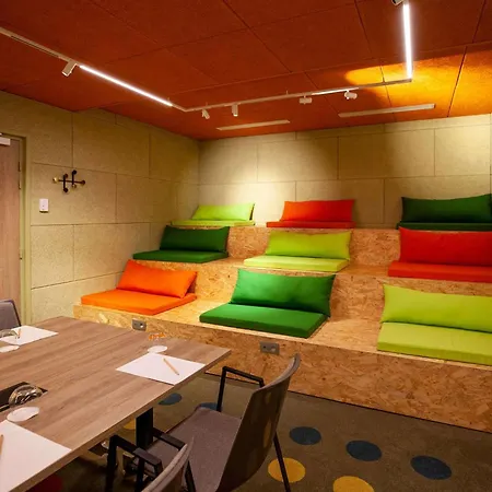 Mercure Centre Tour Eiffel מלון 4*