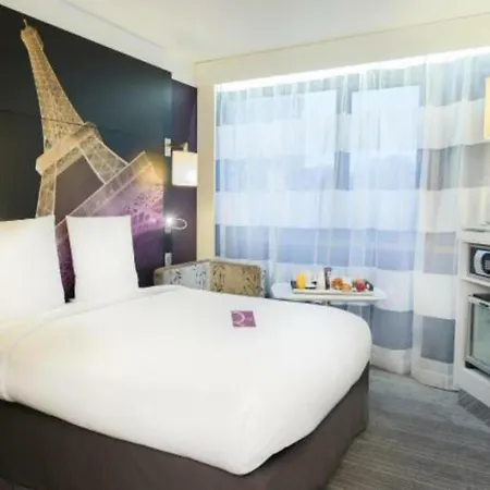 Mercure Centre Tour Eiffel Hotel 4*