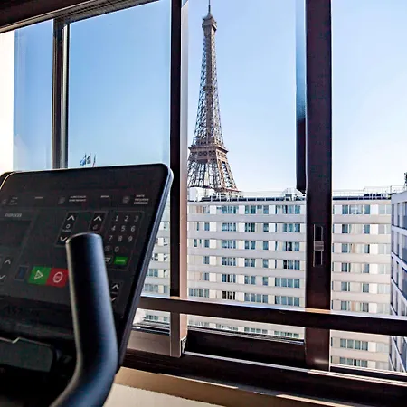 Mercure Centre Tour Eiffel Hotel 4*