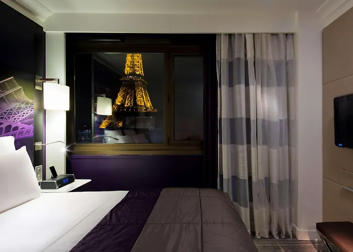 Mercure Centre Tour Eiffel 4*