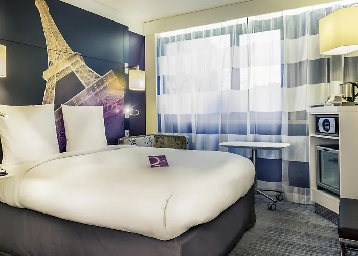 Mercure Centre Tour Eiffel Otel 4*