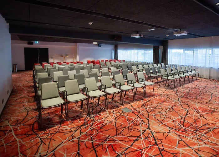 Hotel Mercure Centre Tour Eiffel 4*