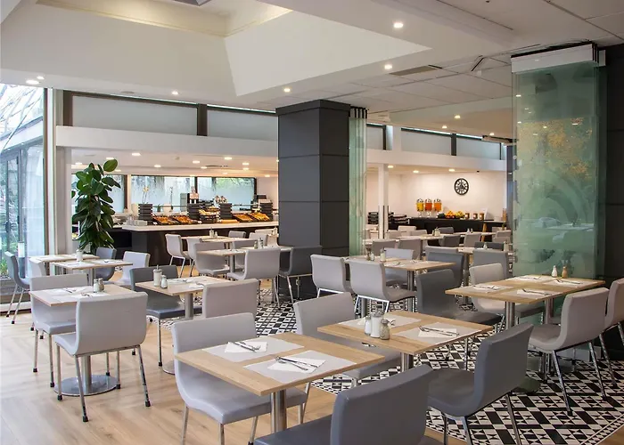 メルキュール サントル トゥール エッフェル 4*