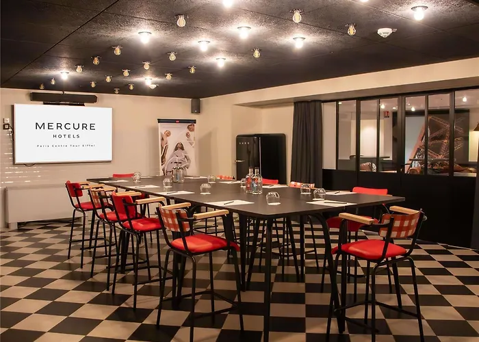 メルキュール サントル トゥール エッフェル 4* パリ