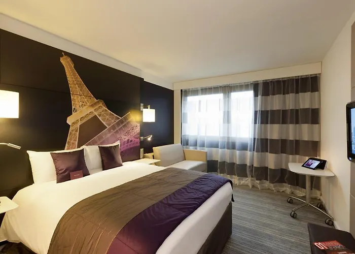 Mercure Centre Tour Eiffel Hotel 4*