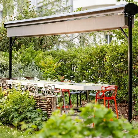 Mercure Centre Tour Eiffel 4*