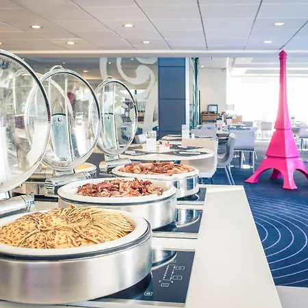 Mercure Centre Tour Eiffel 4* Párizs