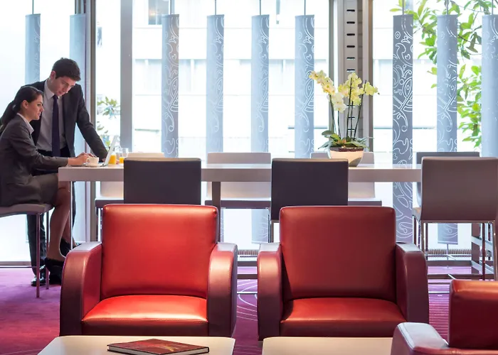 머큐어 센터 투어 에펠 4*