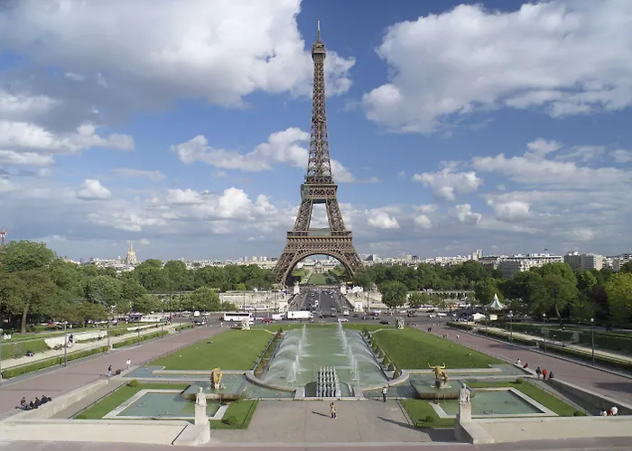 Mercure Centre Tour Eiffel מלון 4*