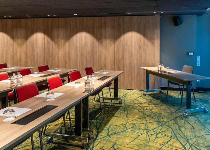 머큐어 센터 투어 에펠 4* 파리